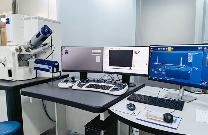Scanning Electron Microscope (SEM)